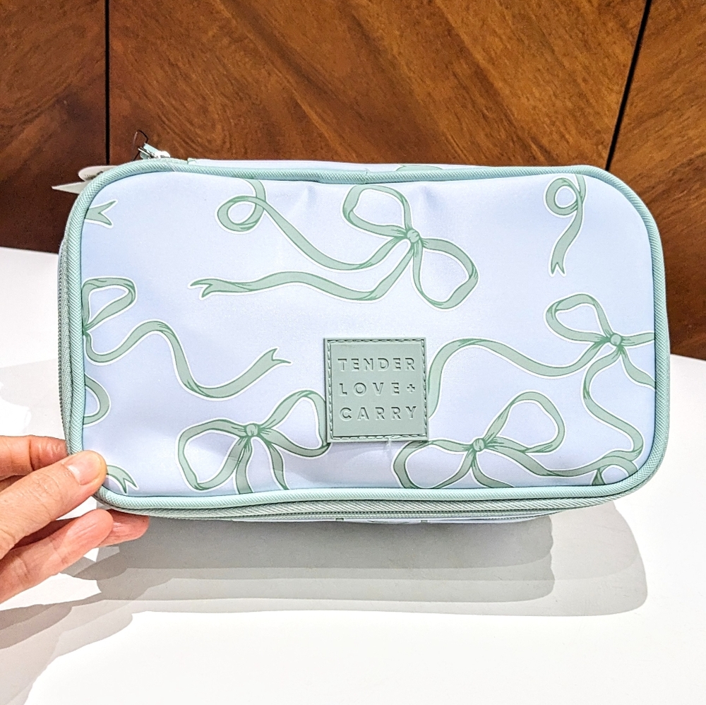 NWT Tender Love + Carry Two Layer Toiletry Makeup Cosmetics Bag Ribbon Bows
